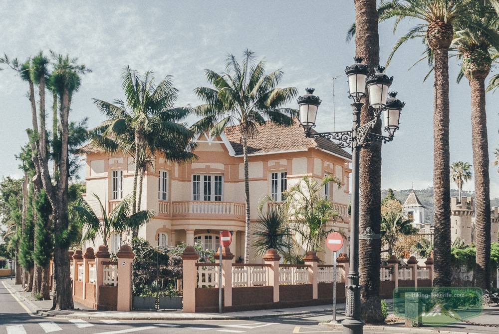 Historic house and palms in La Laguna Tenerife